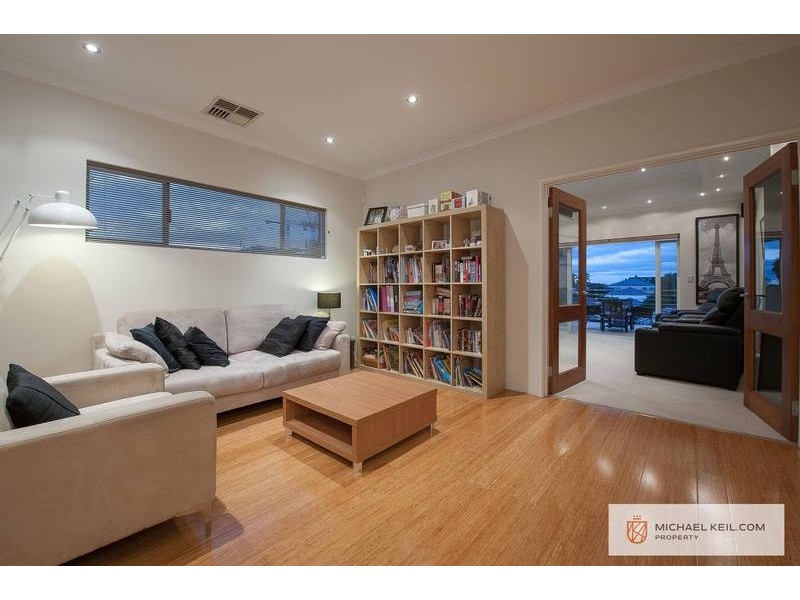 18 Surrey Road, Rivervale WA 6103