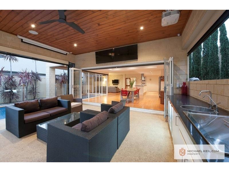 18 Surrey Road, Rivervale WA 6103