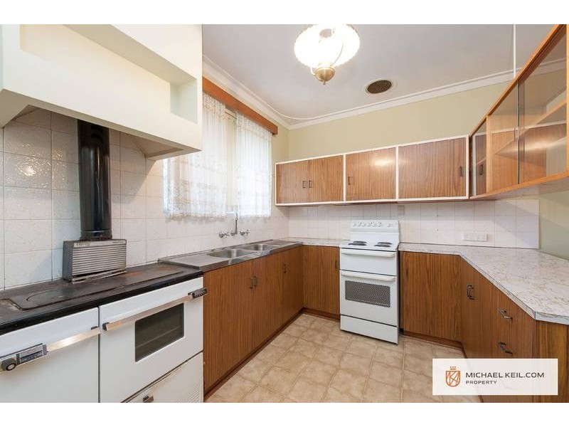 96 River View Avenue, South Guildford WA 6055