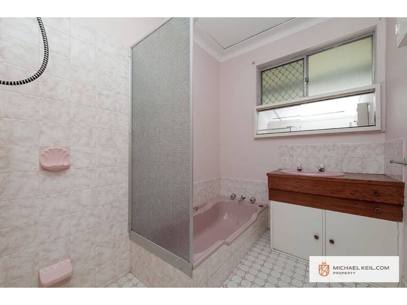 96 River View Avenue, South Guildford WA 6055