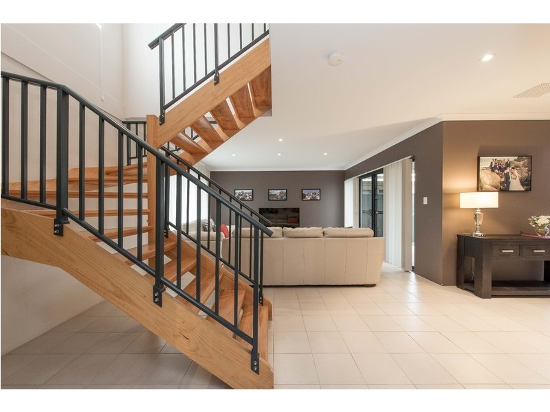 2/147 Kooyong Road, Rivervale WA 6103