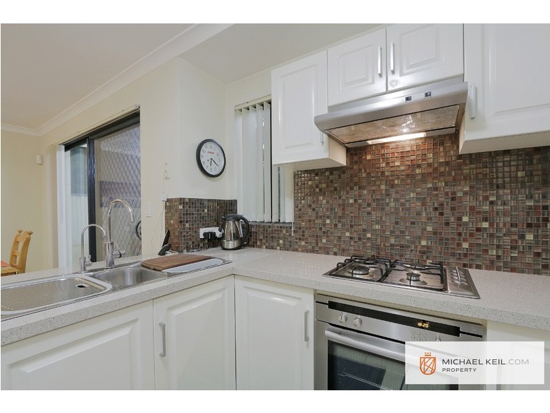 4/25 Pearl Road, Cloverdale WA 6105