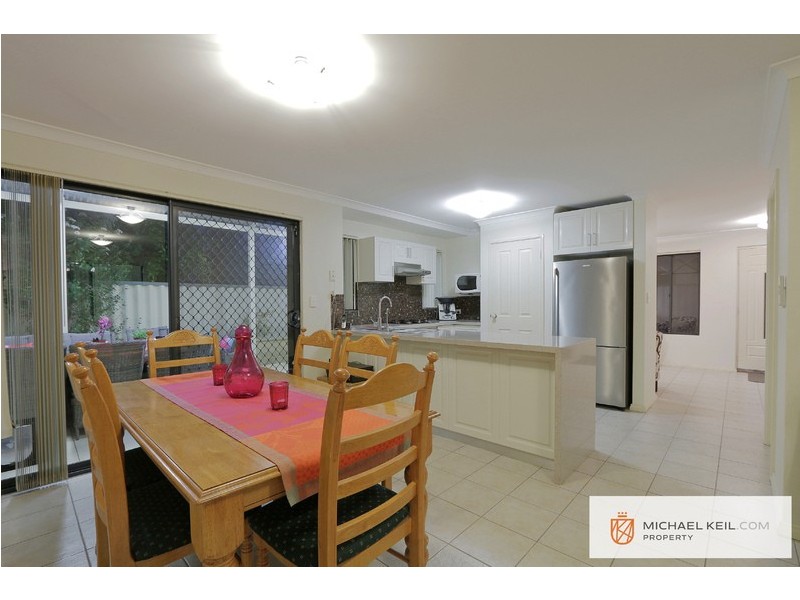 4/25 Pearl Road, Cloverdale WA 6105