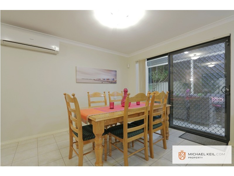 4/25 Pearl Road, Cloverdale WA 6105