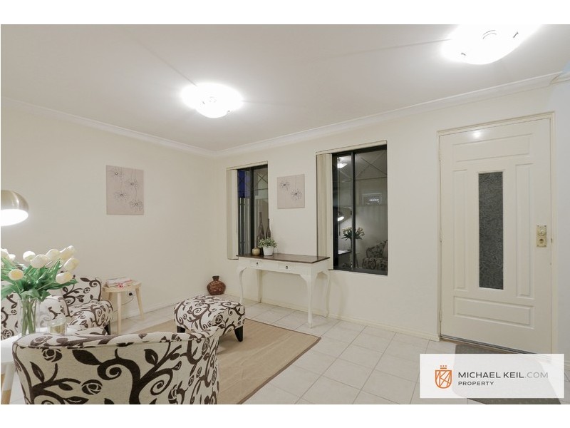 4/25 Pearl Road, Cloverdale WA 6105