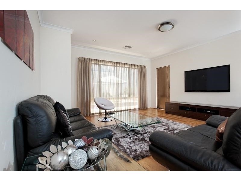 45 Vaucluse Circuit, Belmont WA 6104