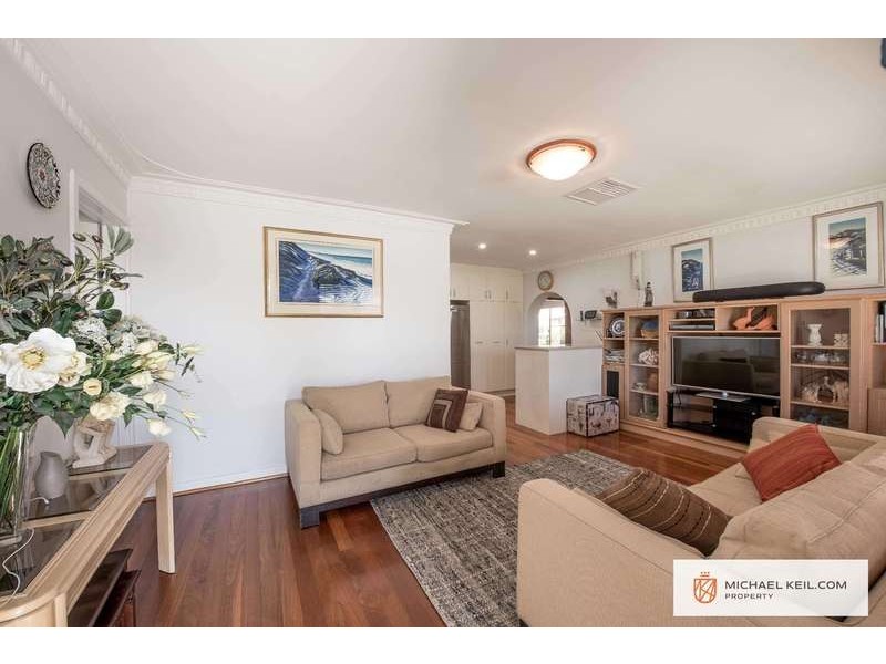 43 Centre Street, Queens Park WA 6107