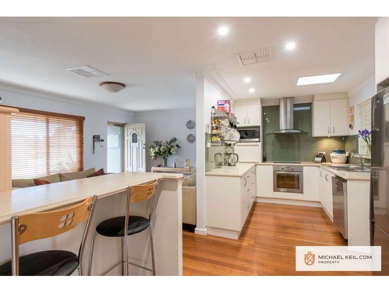 43 Centre Street, Queens Park WA 6107