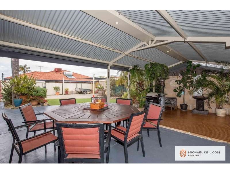 43 Centre Street, Queens Park WA 6107