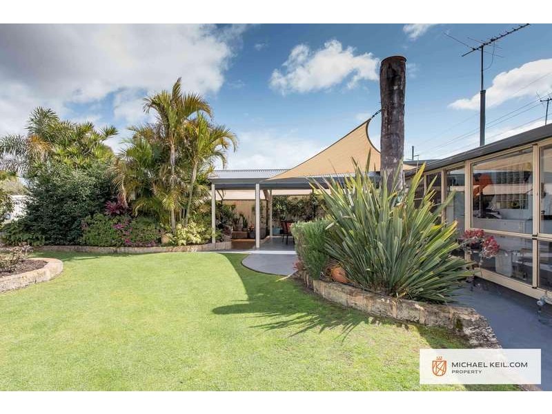 43 Centre Street, Queens Park WA 6107