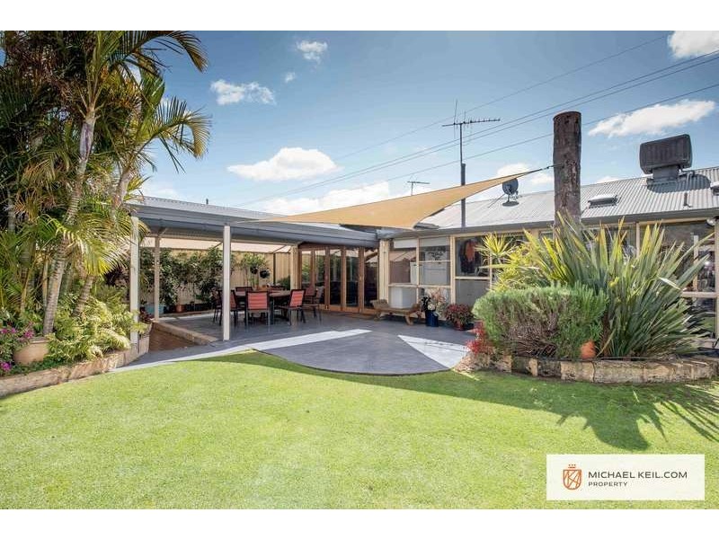 43 Centre Street, Queens Park WA 6107