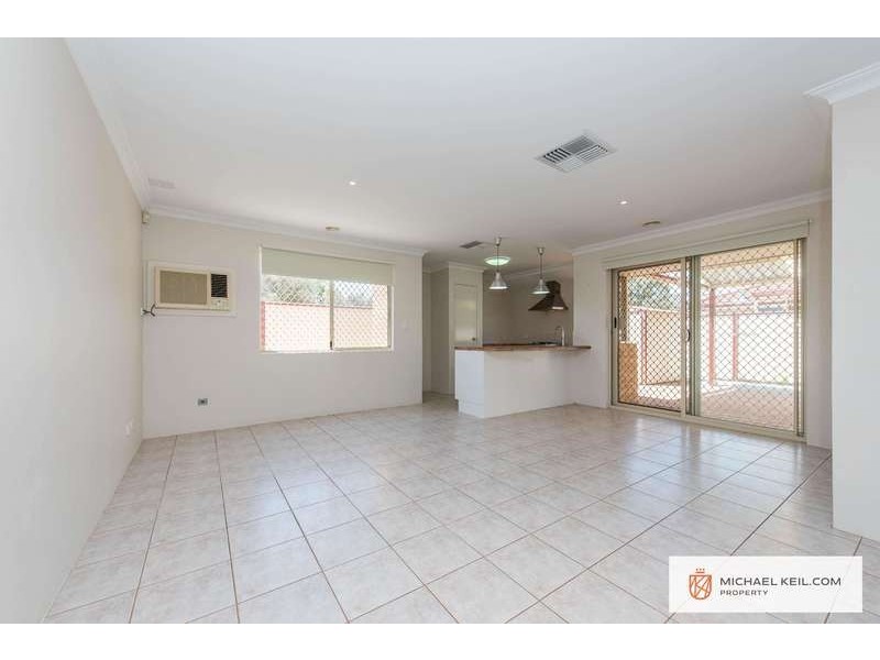 36b Longhurst Way, Queens Park WA 6107