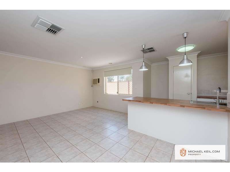 36b Longhurst Way, Queens Park WA 6107