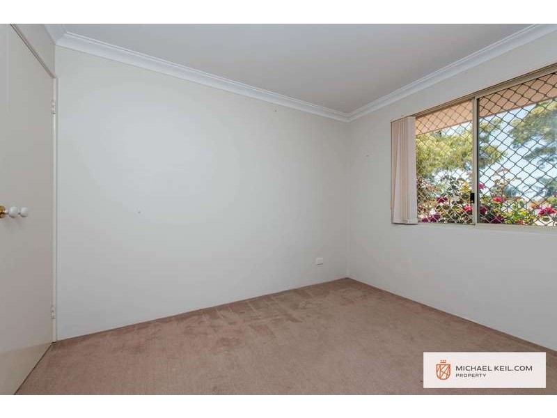 36b Longhurst Way, Queens Park WA 6107