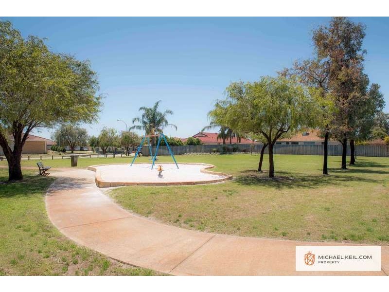 36b Longhurst Way, Queens Park WA 6107