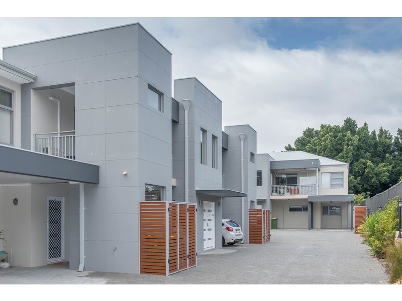 3/12 Smiths Avenue, Redcliffe WA 6104