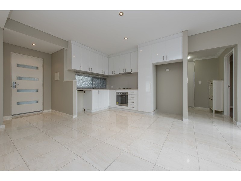 3/12 Smiths Avenue, Redcliffe WA 6104