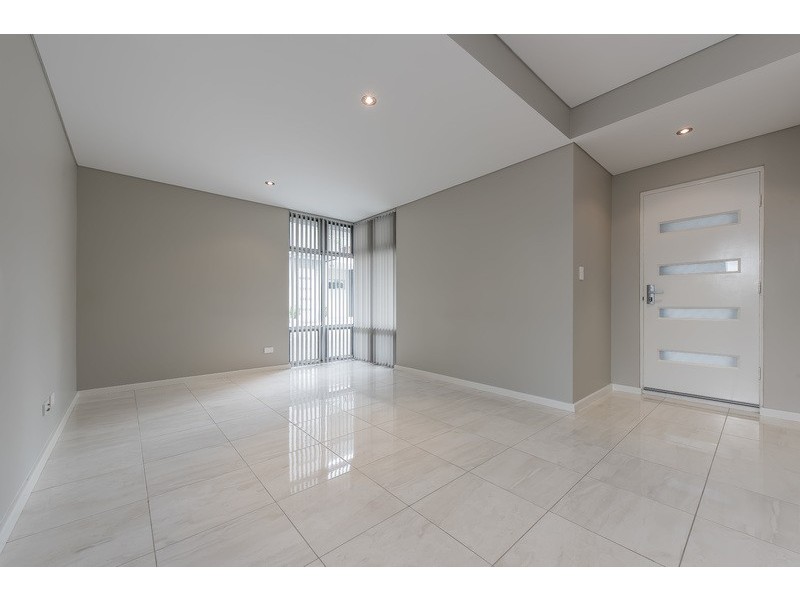 3/12 Smiths Avenue, Redcliffe WA 6104