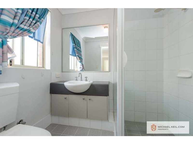 45a Centre Street, Queens Park WA 6107