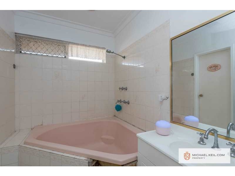 75 Moreing Street, Redcliffe WA 6104