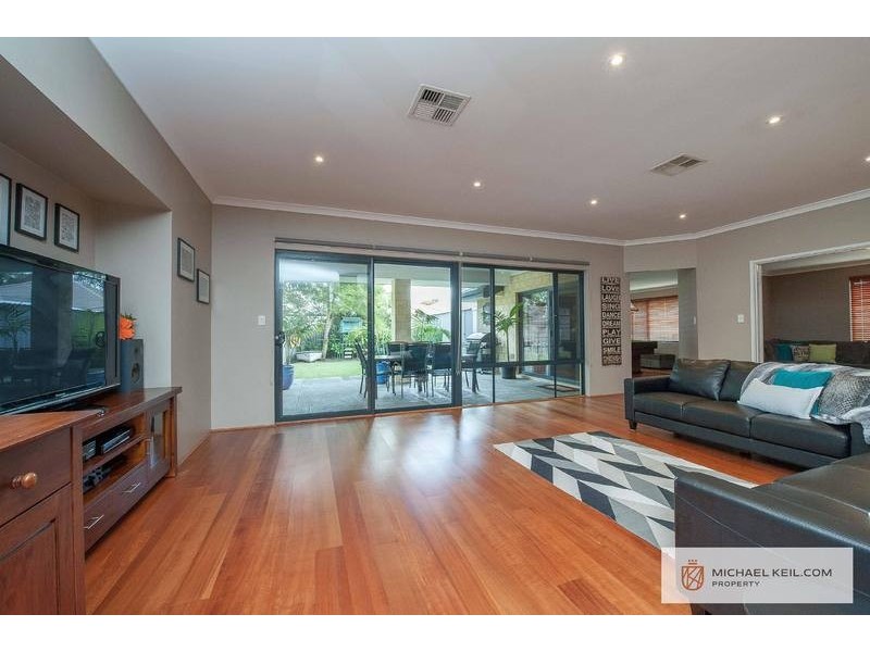 6 Goodall Street, Cloverdale WA 6105