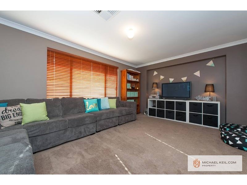 6 Goodall Street, Cloverdale WA 6105