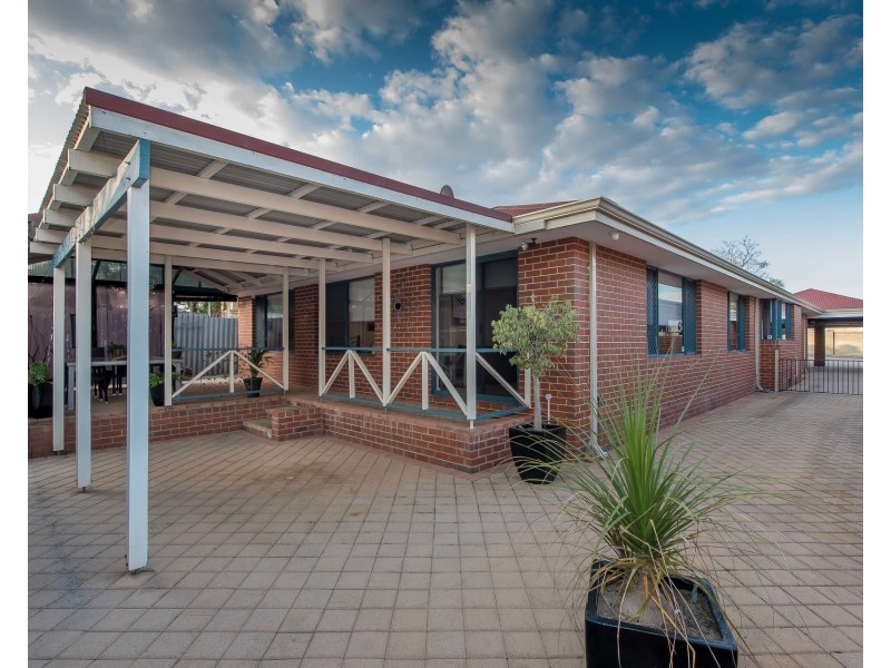 14 Armadale Road, Rivervale WA 6103