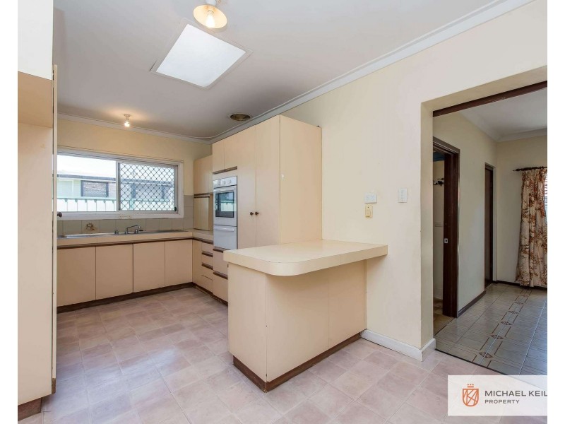 148 Williamson Avenue, Cloverdale WA 6105