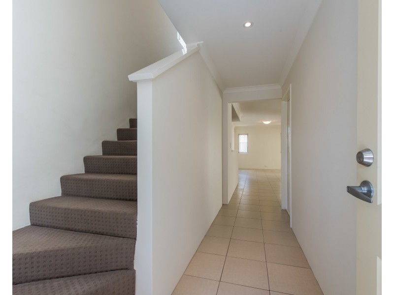 2/27 Mozart Mews, Rivervale WA 6103