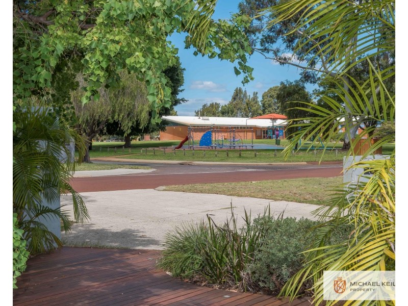 21 Field Avenue, Redcliffe WA 6104