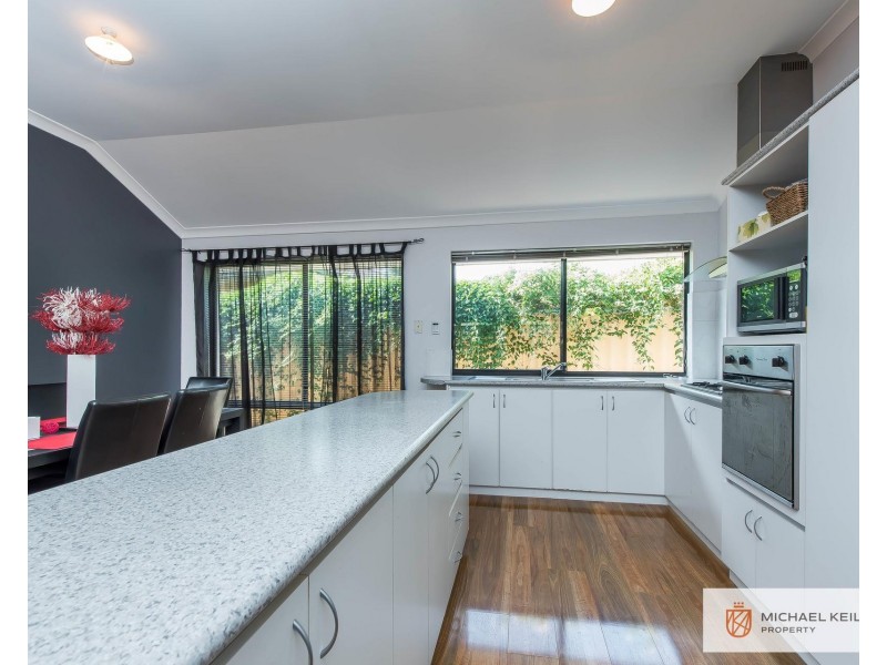 21 Field Avenue, Redcliffe WA 6104