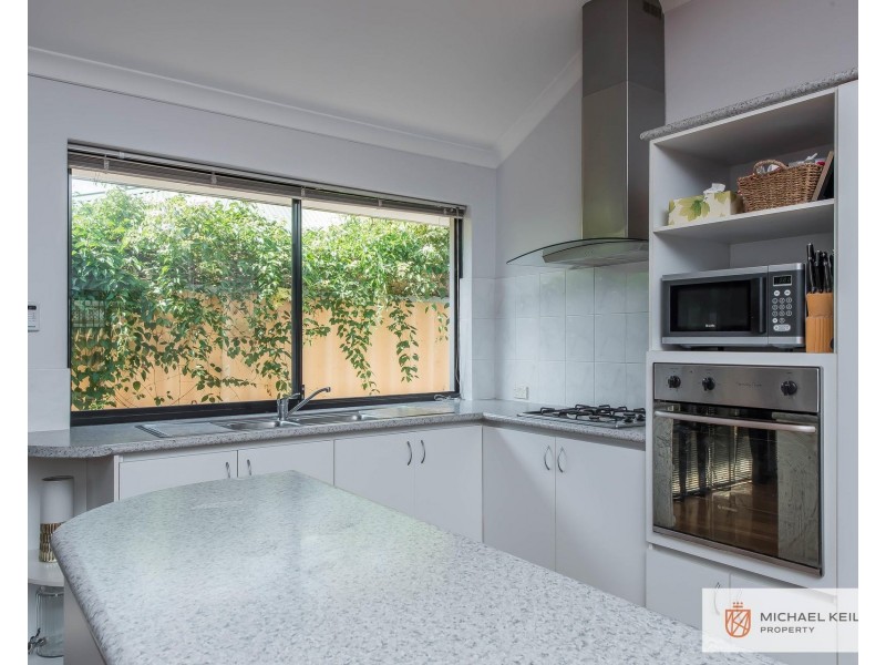 21 Field Avenue, Redcliffe WA 6104