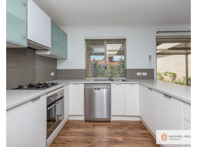 1/16 Downsborough Avenue, Kewdale WA 6105