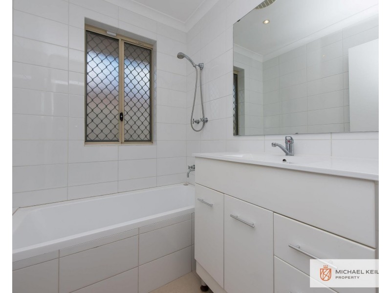 1/16 Downsborough Avenue, Kewdale WA 6105