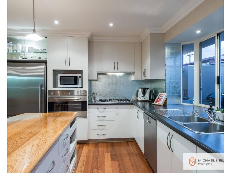 18 Burgland Drive, Girrawheen WA 6064