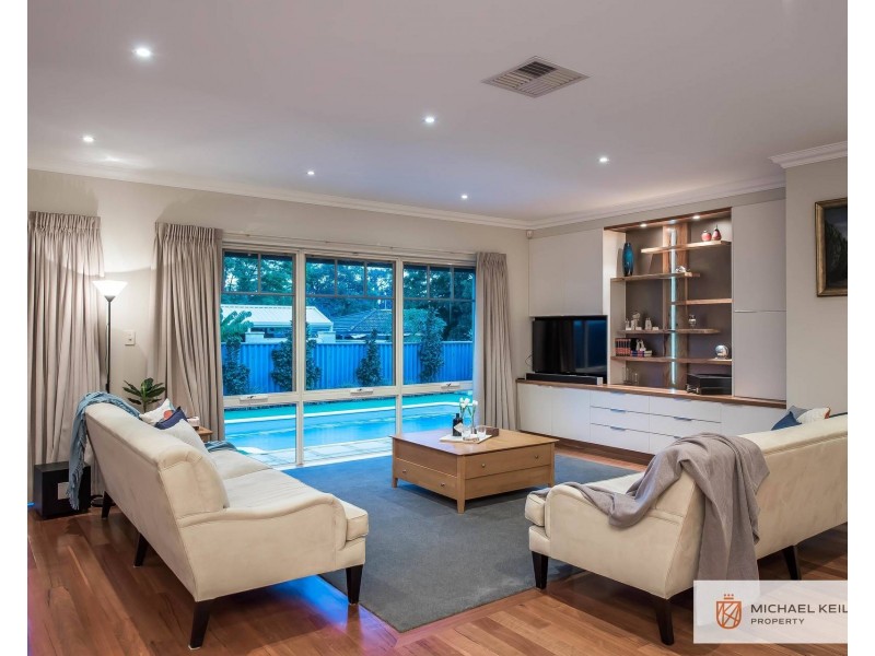 18 Burgland Drive, Girrawheen WA 6064