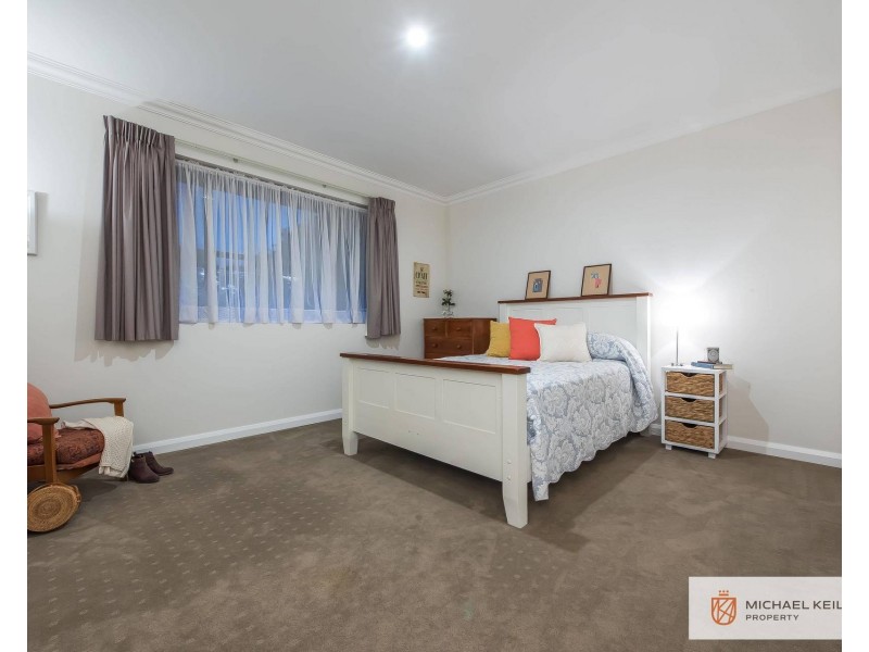 18 Burgland Drive, Girrawheen WA 6064