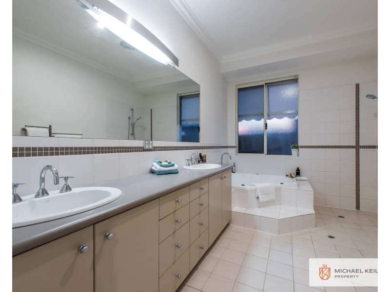 18 Burgland Drive, Girrawheen WA 6064