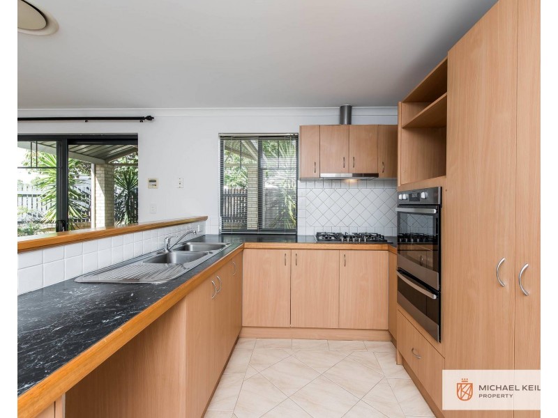 1/1 Edwards Crescent, Redcliffe WA 6104