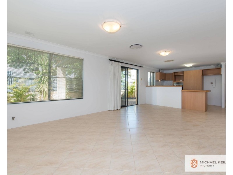 1/1 Edwards Crescent, Redcliffe WA 6104