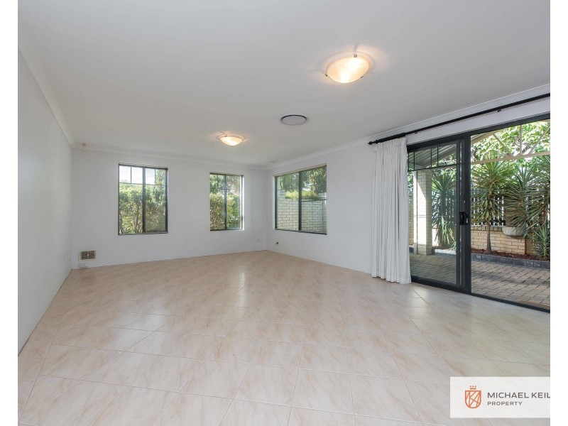 1/1 Edwards Crescent, Redcliffe WA 6104
