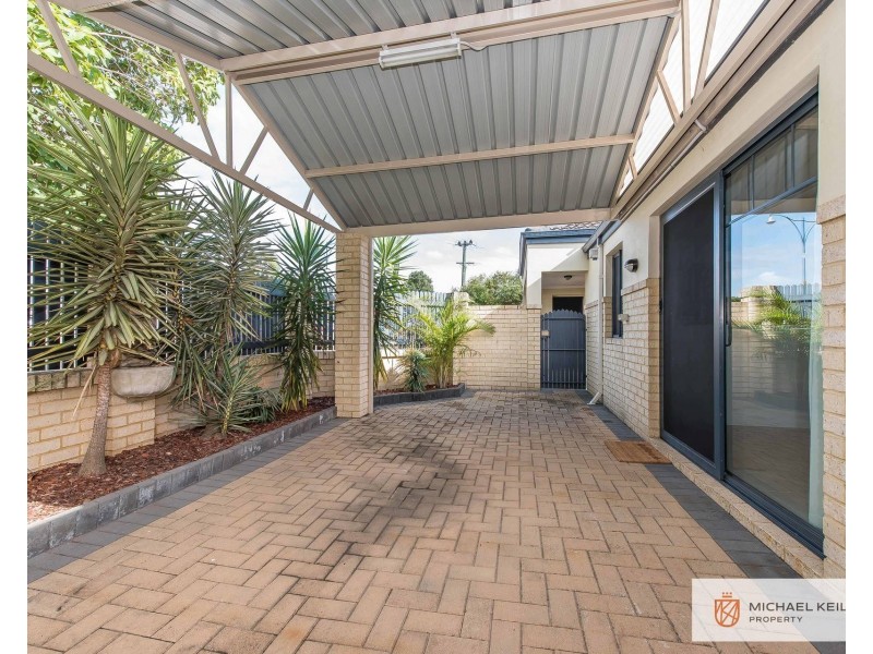 1/1 Edwards Crescent, Redcliffe WA 6104
