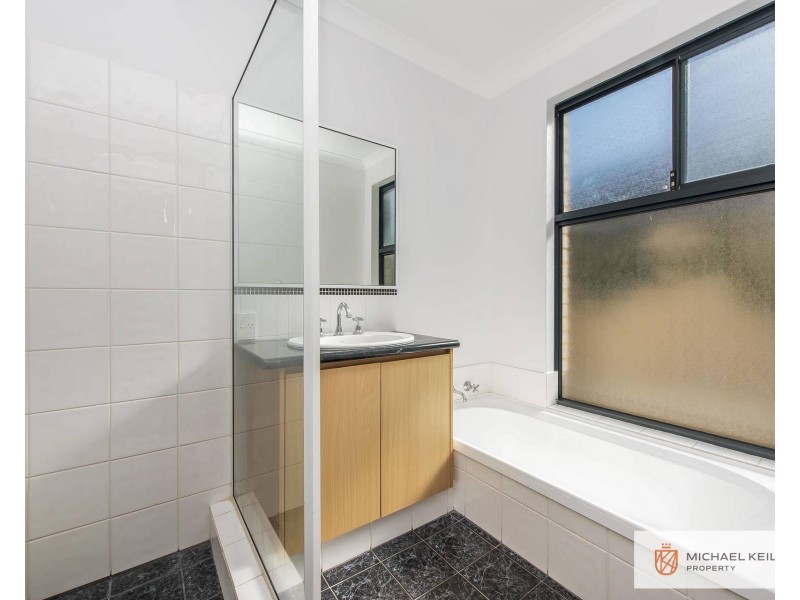 1/1 Edwards Crescent, Redcliffe WA 6104