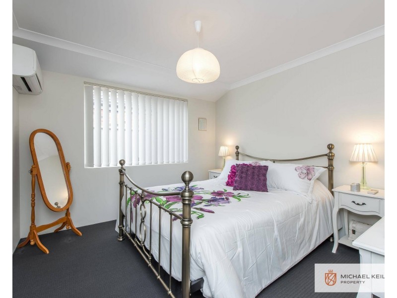 33 Serisier Parkway, Queens Park WA 6107