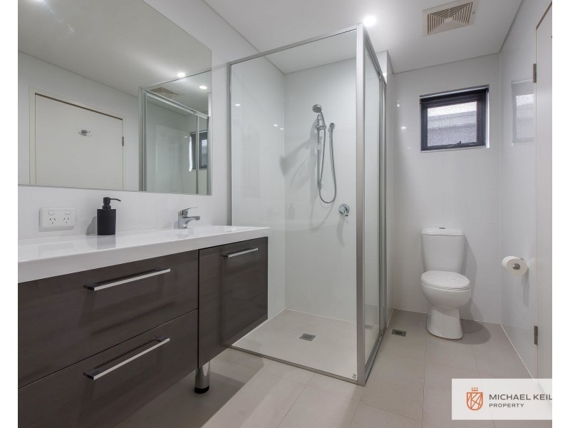 10/2 Downey Drive, Como WA 6152