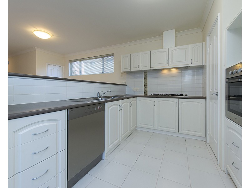 9/8 Forster Avenue, Lathlain WA 6100