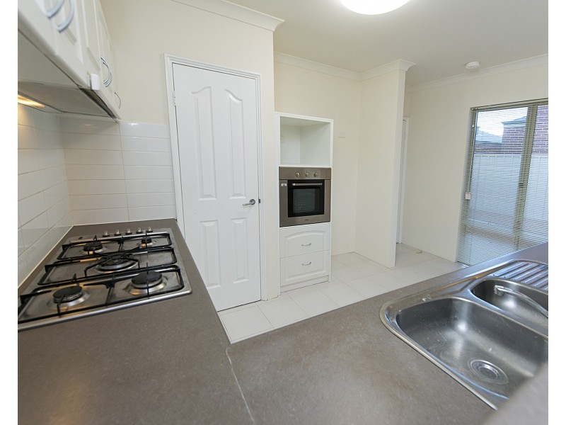 9/8 Forster Avenue, Lathlain WA 6100