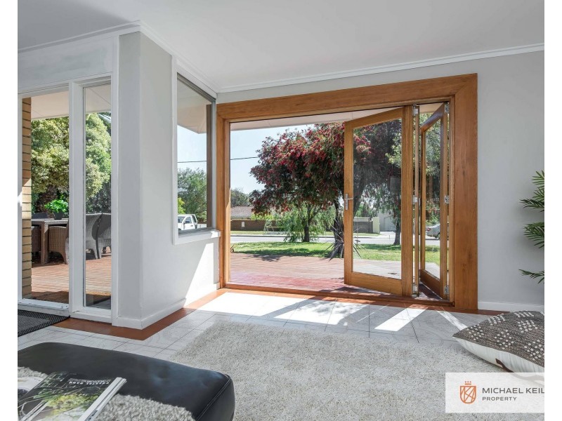 32 Pass Crescent, Beaconsfield WA 6162