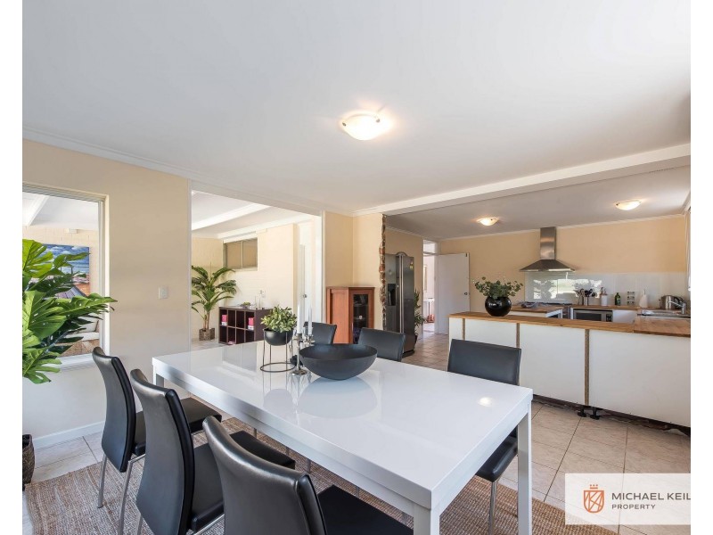 32 Pass Crescent, Beaconsfield WA 6162