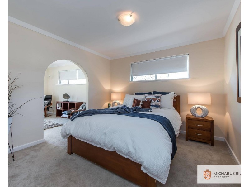 32 Pass Crescent, Beaconsfield WA 6162